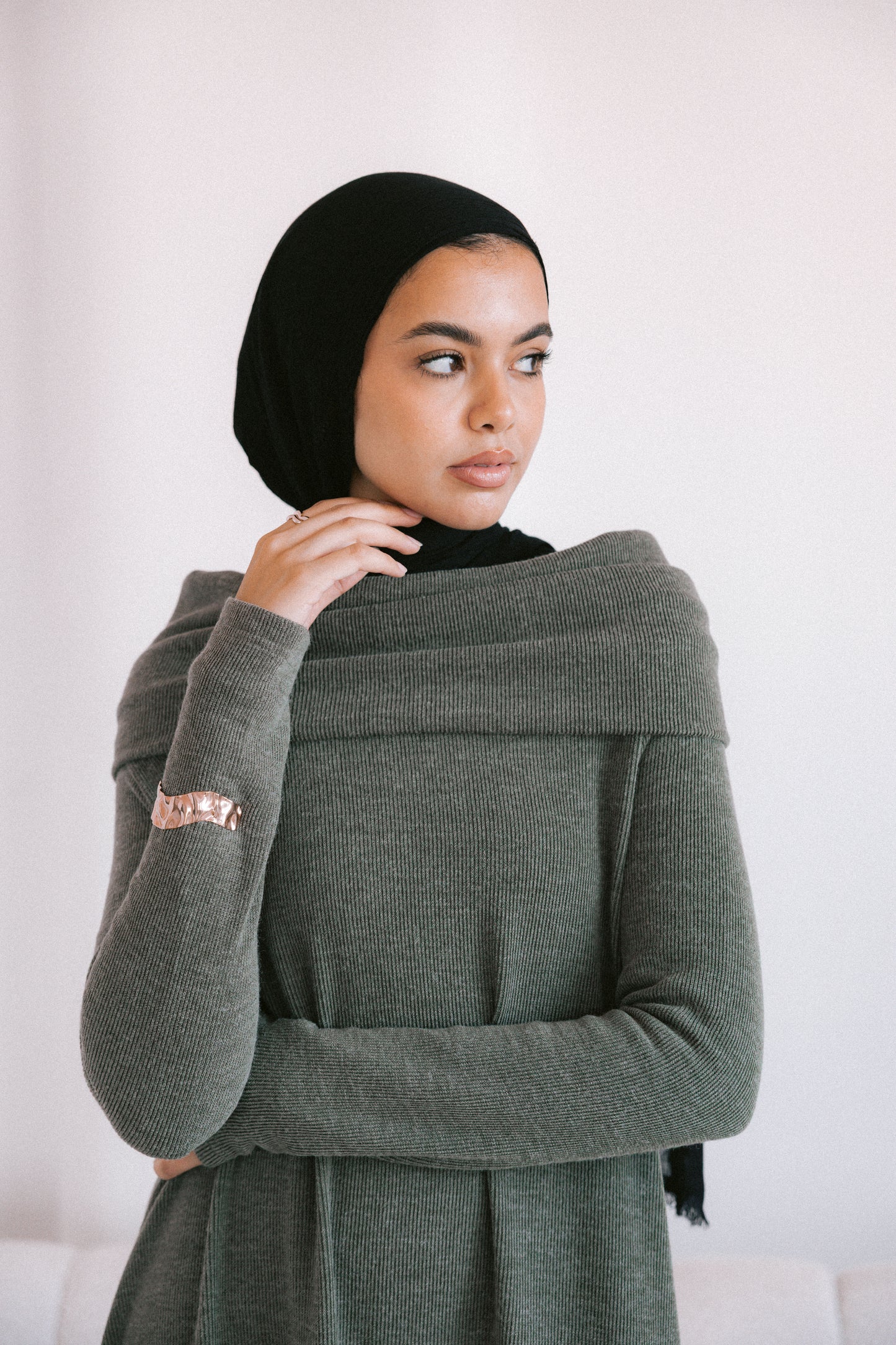 Off shoulder knitted dress