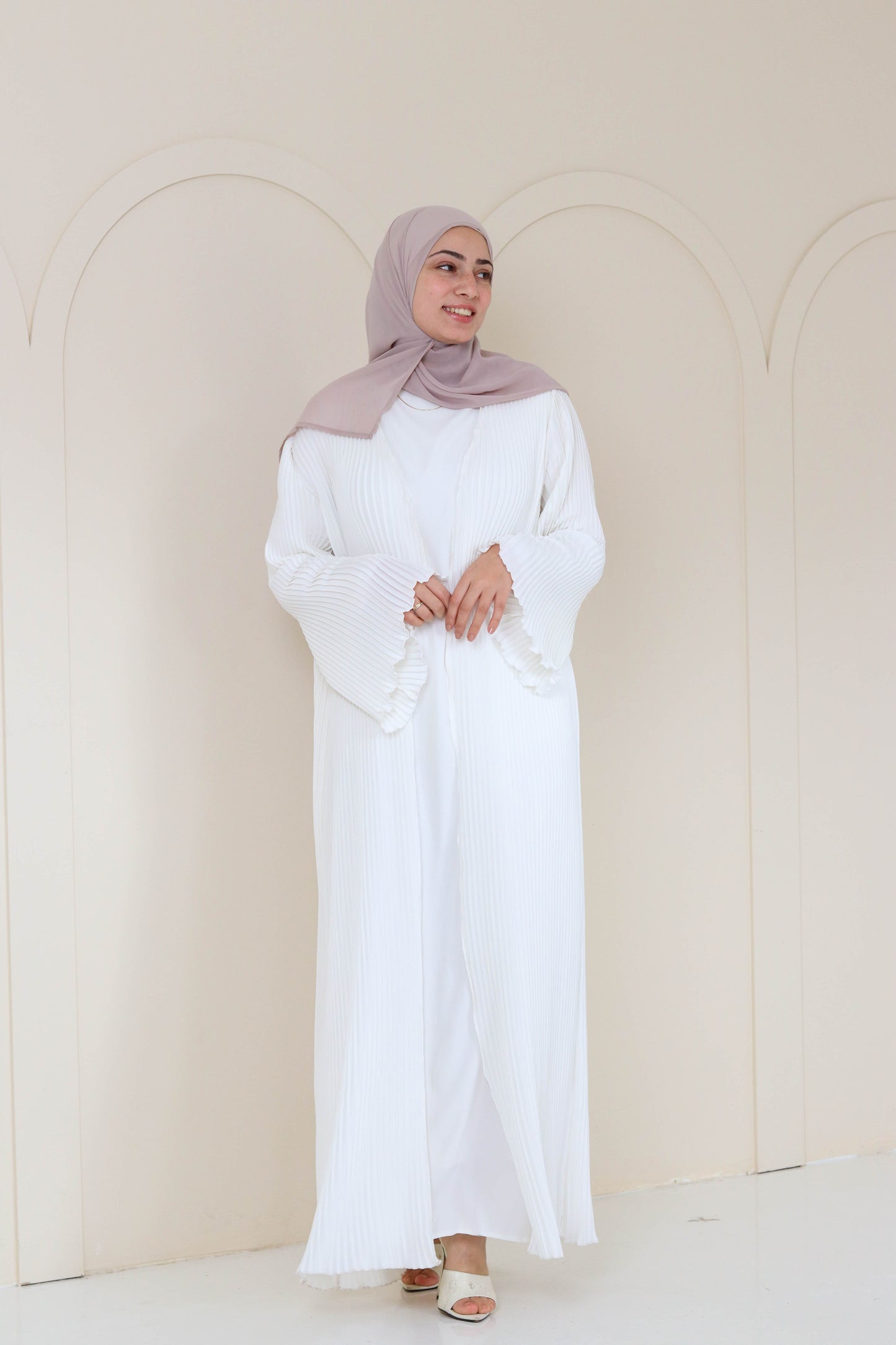 Pleated abaya